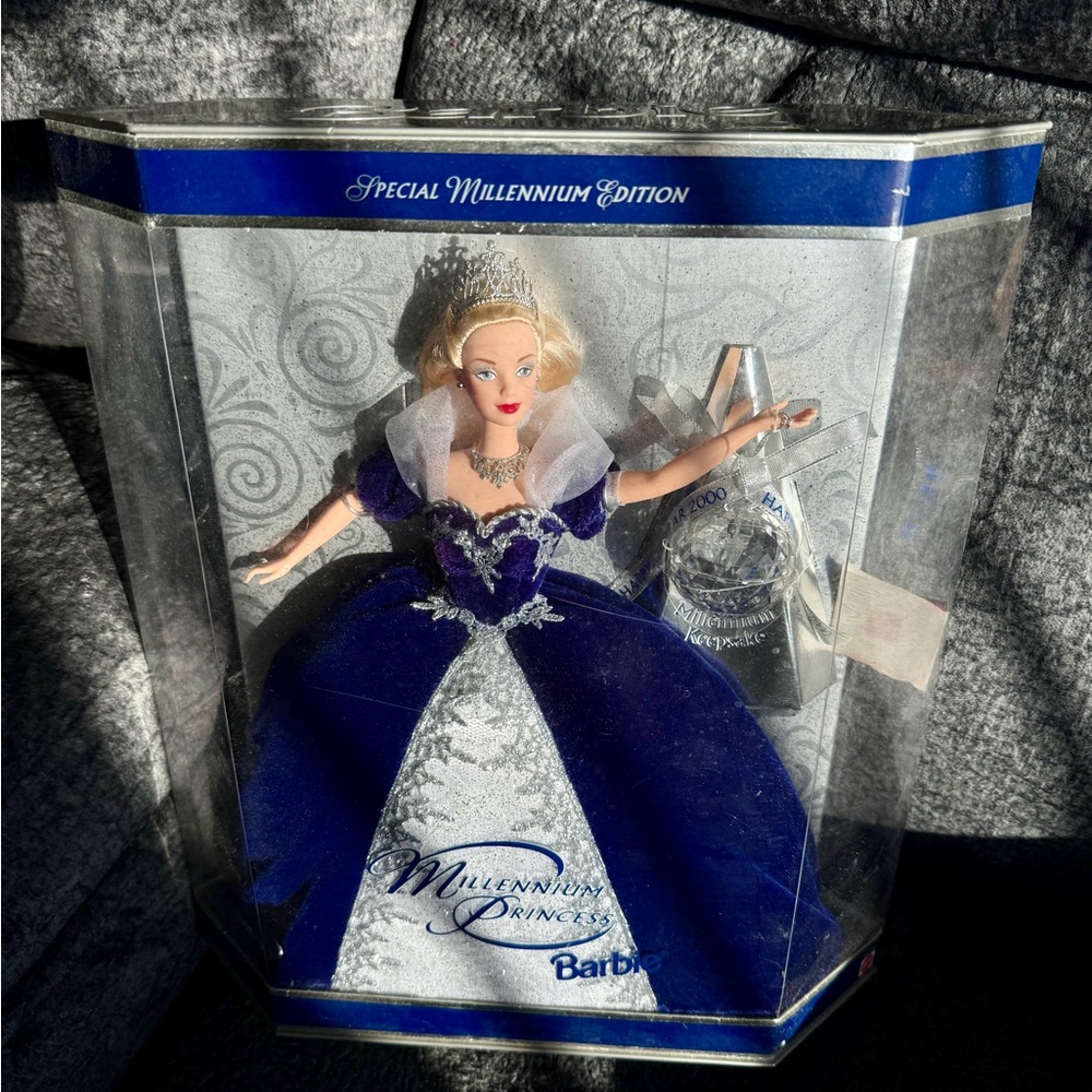 🎆NIB Millennium Princess Barbie